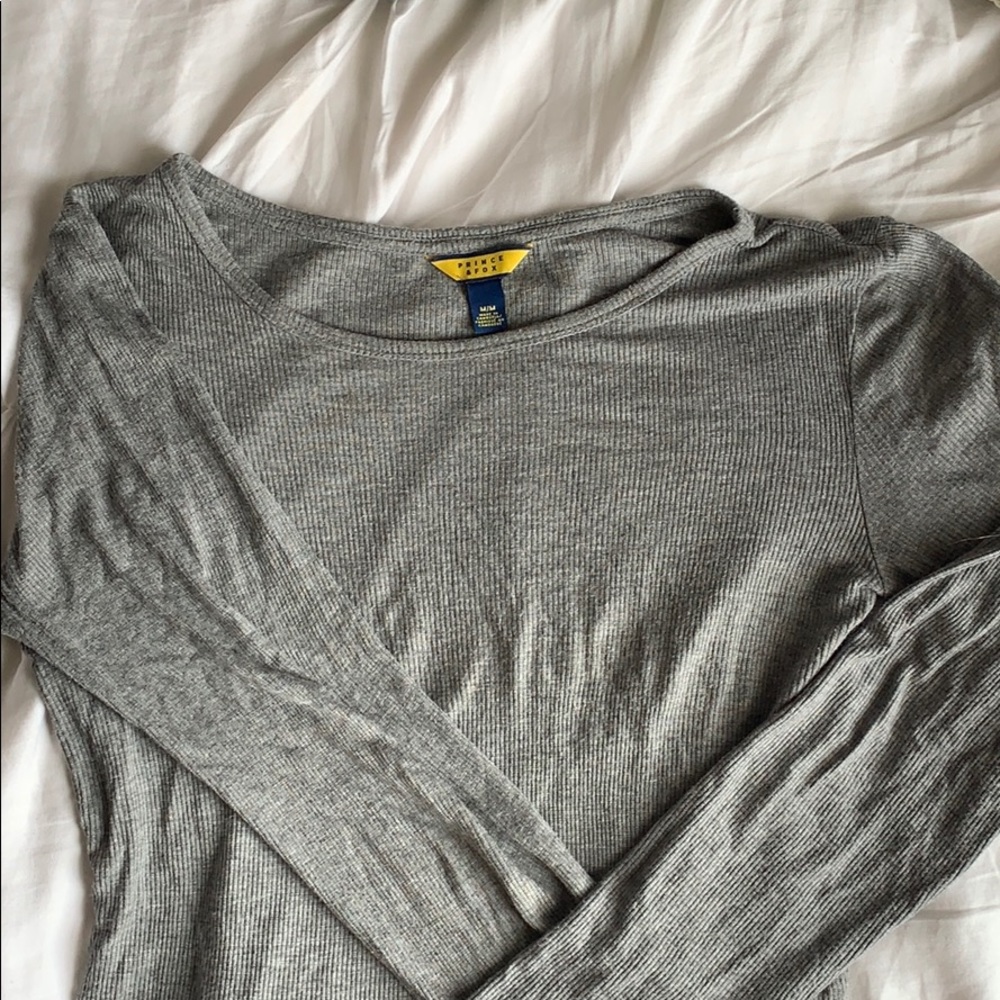 long sleeve grey top